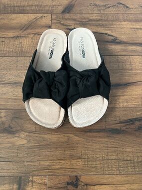 Fashion Nova Black Knot Slide Sandals